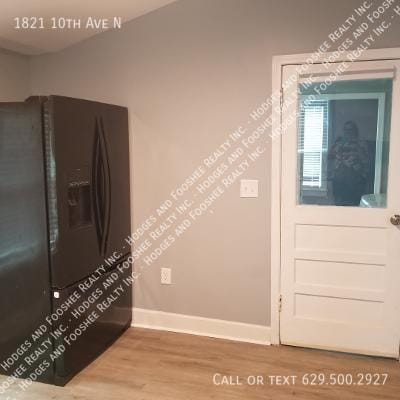 Building Photo - 1821 10th Ave N