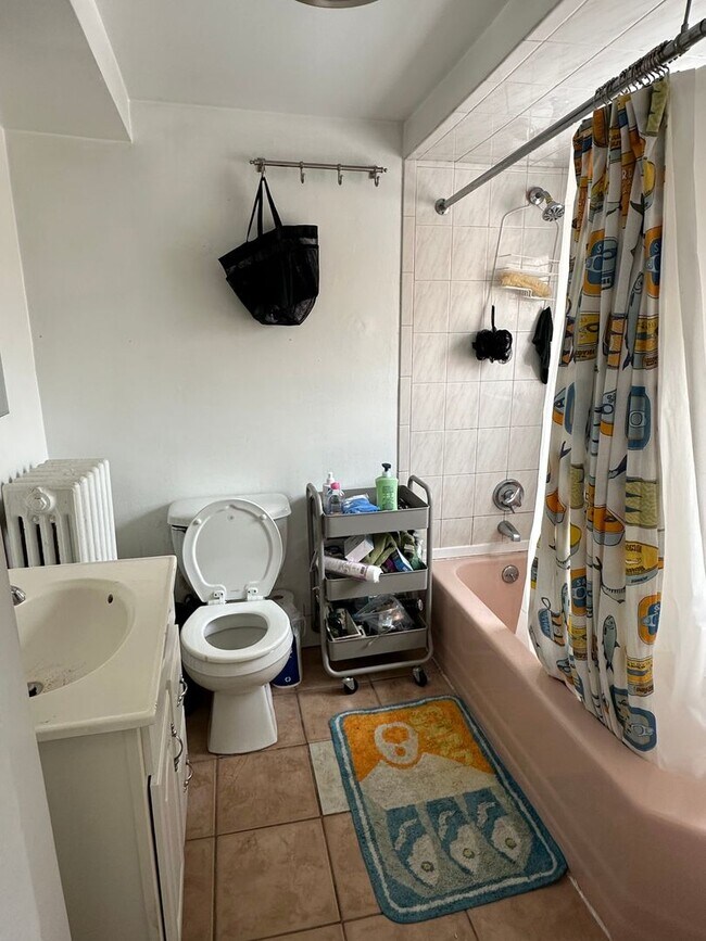 Building Photo - ALLSTON 4 BED/2 BATH FOR 9/1!  UPDATED KITCHEN AND BIG ROOMS!