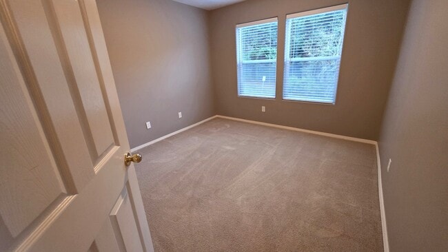 Building Photo - 15600 SW Talus Way