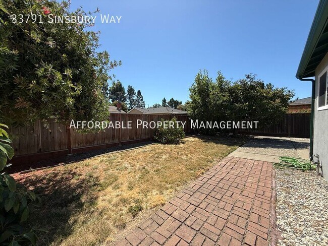 Building Photo - 33791 Sinsbury Way