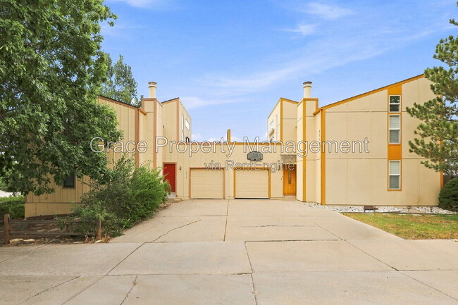 Building Photo - 8917 E Chenango Ave