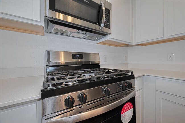 Building Photo - 5110 Sunvalley Bend Dr
