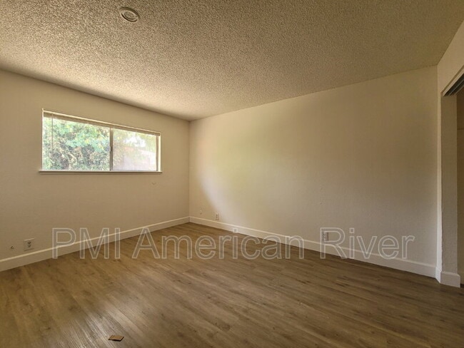 Building Photo - 5834 Sperry Dr