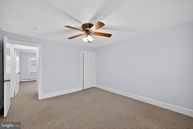 Building Photo - 354 E 6th Ave