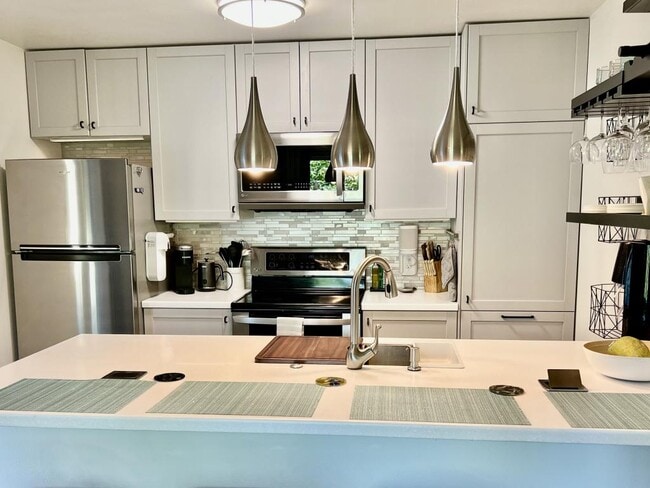 Building Photo - 10825 SE 200th St - 2 bedrooms