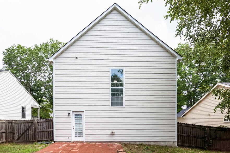 Building Photo - 9105 Eaker Ct