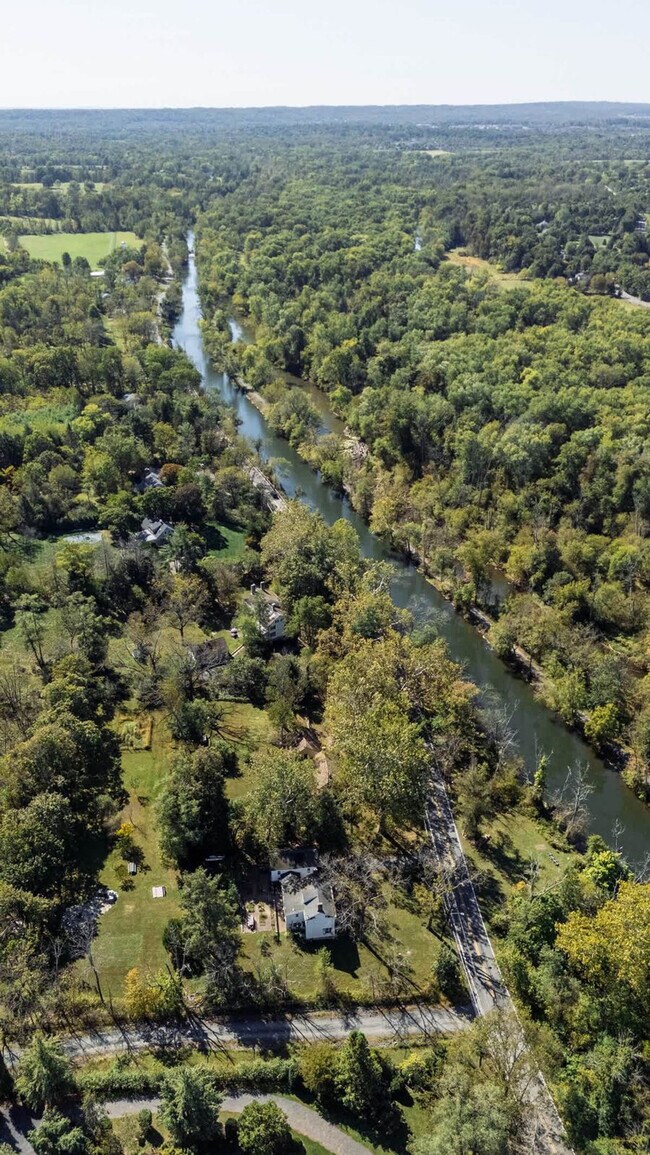 Building Photo - 1357 Canal Rd