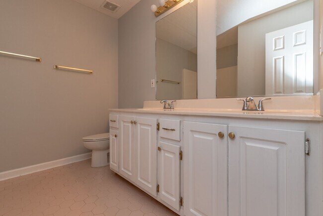 Building Photo - Updated 3 BR/2 BA - 10 Minutes From Gate 5 @ Ft. Gordon