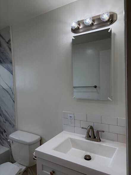 Building Photo - 1701 Carver Ct