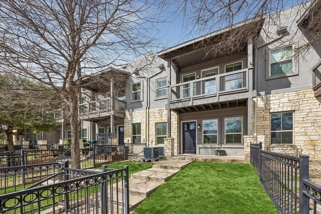 Building Photo - 2520 Bluebonnet Ln