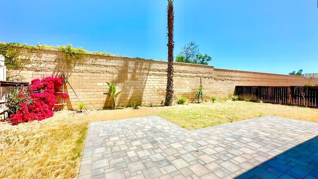 Building Photo - Wonderful Executive Style Two-Story Home i...