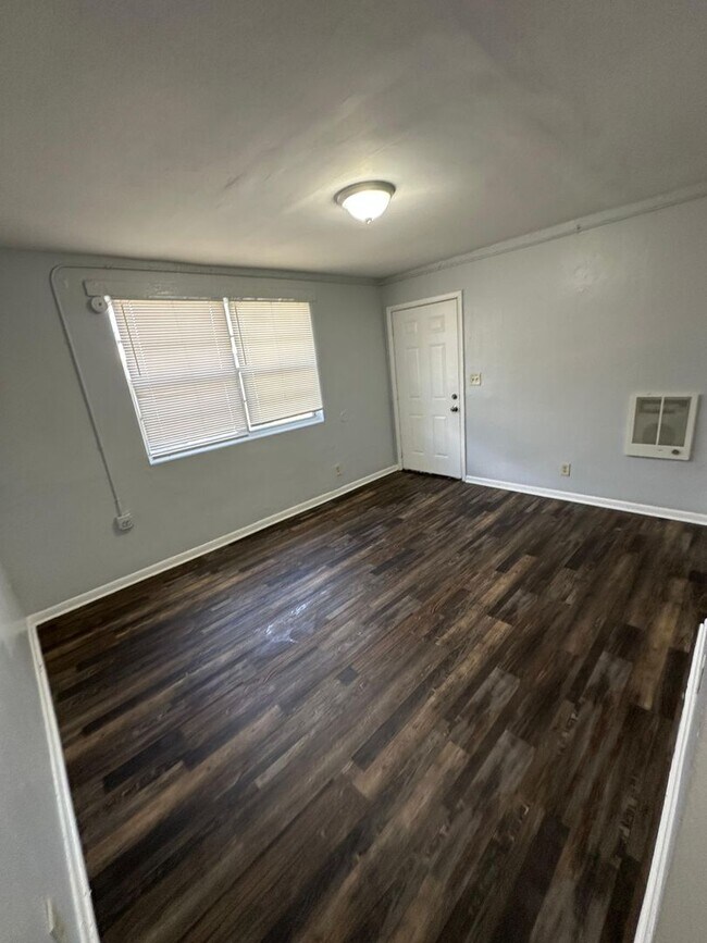 Building Photo - 2020 Palafox St