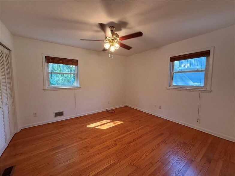 Building Photo - 1395 Siesta Ln