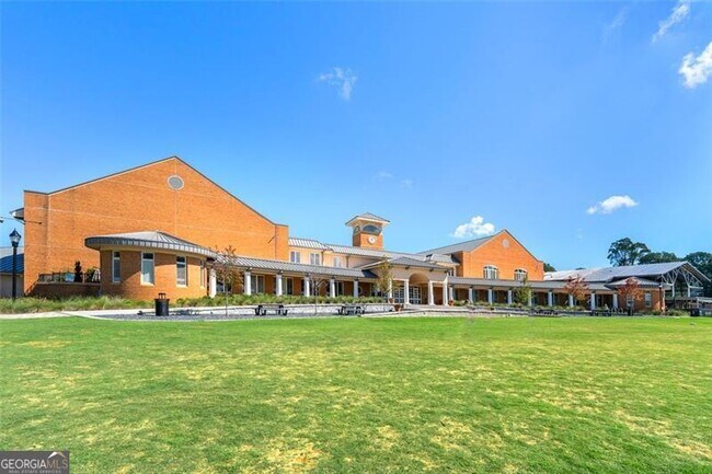 Building Photo - 1068 HUNTINGTON