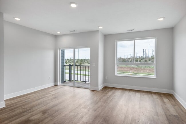 Building Photo - Vervain 1 Bedroom + Den A