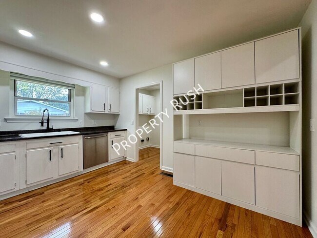 Building Photo - 7339 Brookside Dr