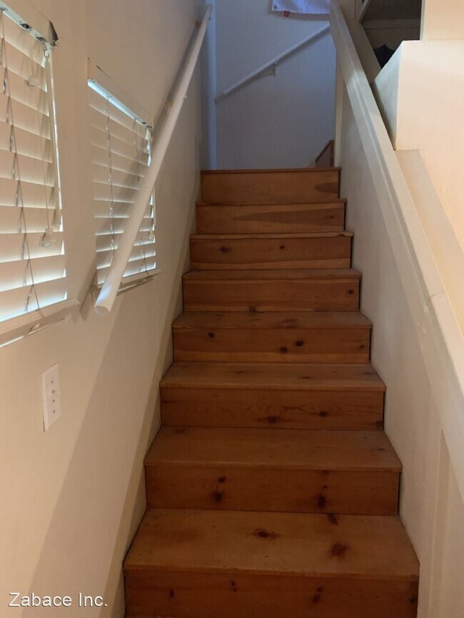 Building Photo - 6 br, 3 bath House - 702 Anderson Road - M...