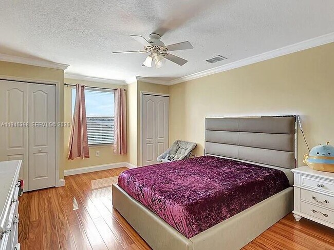 Building Photo - 1018 SW Eckard Ave