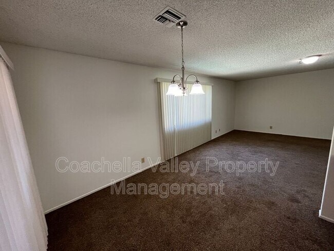 Building Photo - 567 N Hermosa Dr