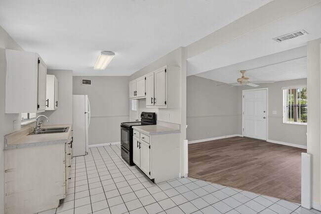 Building Photo - 87 Saratoga Cir S