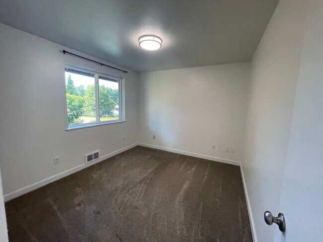 Building Photo - Beautiful Country Setting-2 Bedroom Home