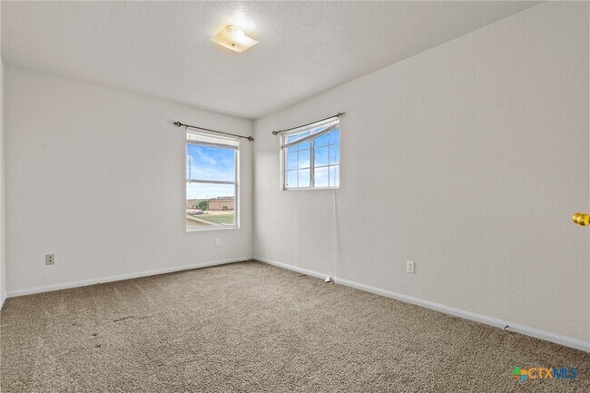 Building Photo - 5206 Oster Dr