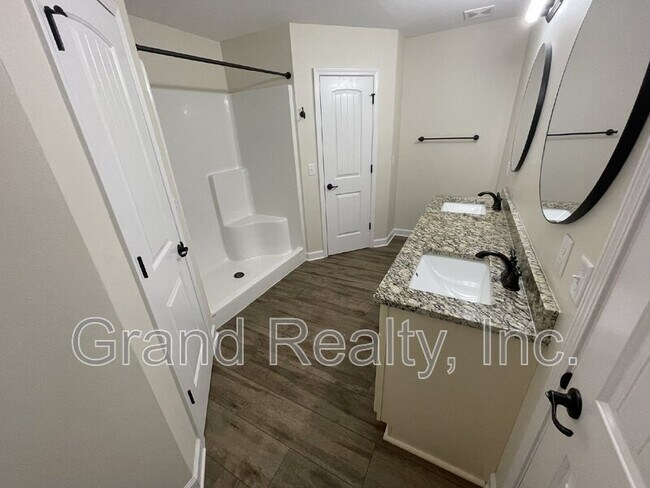 Building Photo - 4019 Brittany Ln