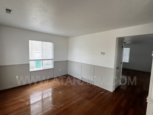 Building Photo - 574 Northlake Dr