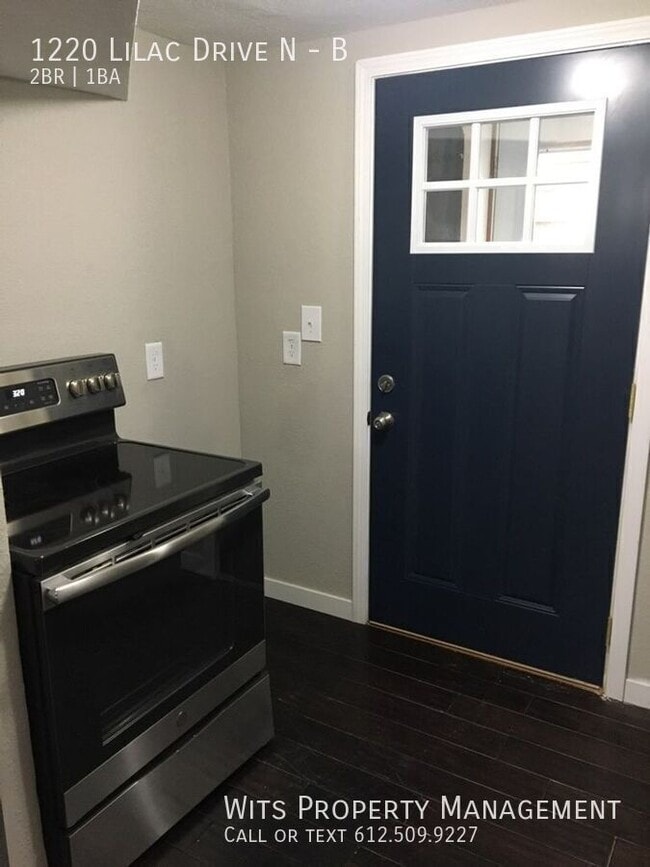 Building Photo - 1220 Lilac Dr N