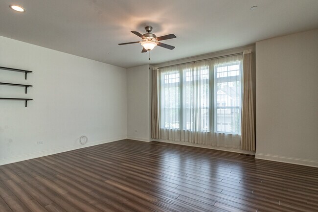 Building Photo - 142 Easton Ct