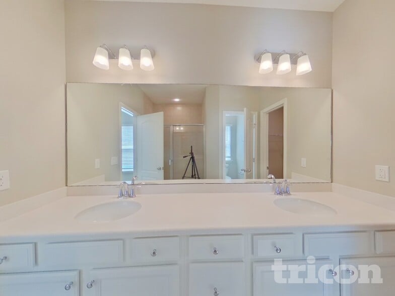 Building Photo - 10212 Powell Creek Ct