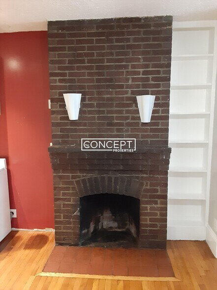 Building Photo - 41 Anderson St