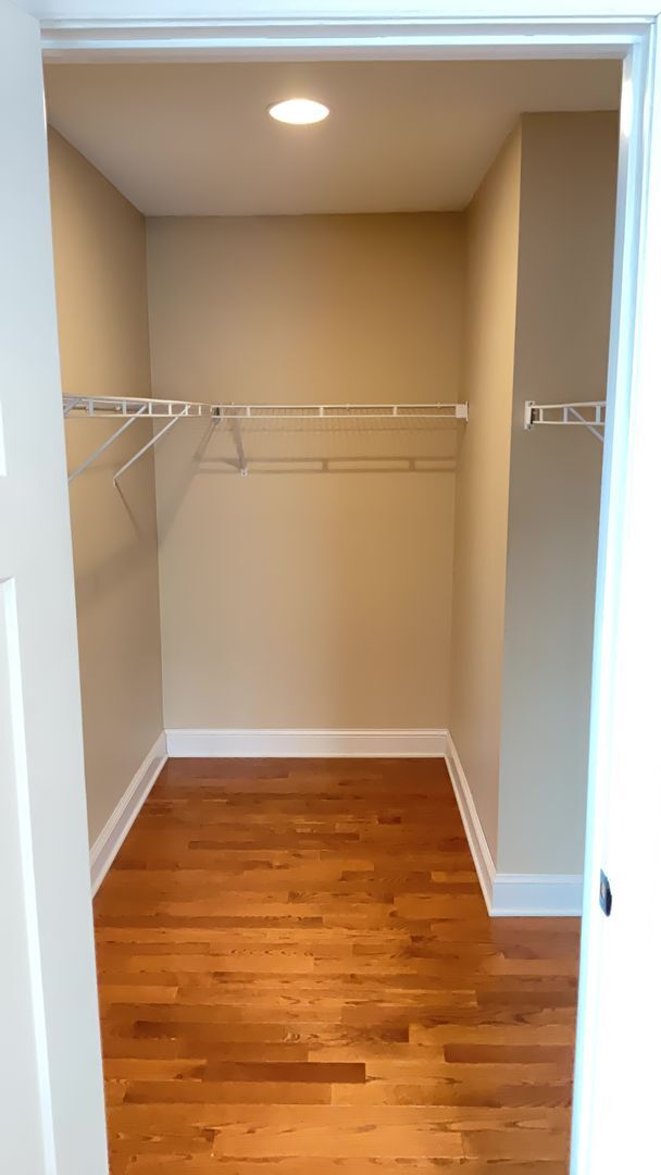 Building Photo - Single Family Home in St Paul with Garage!!