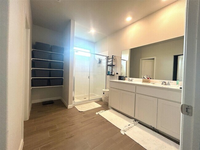 Building Photo - 509 Wesley Dr