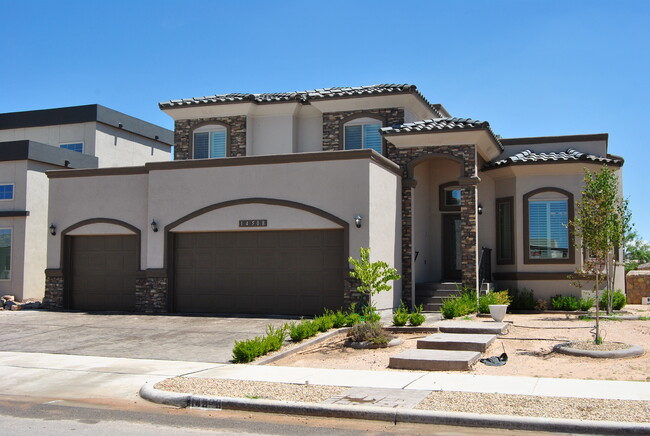 Primary Photo - 14508 Ciambriello Ave