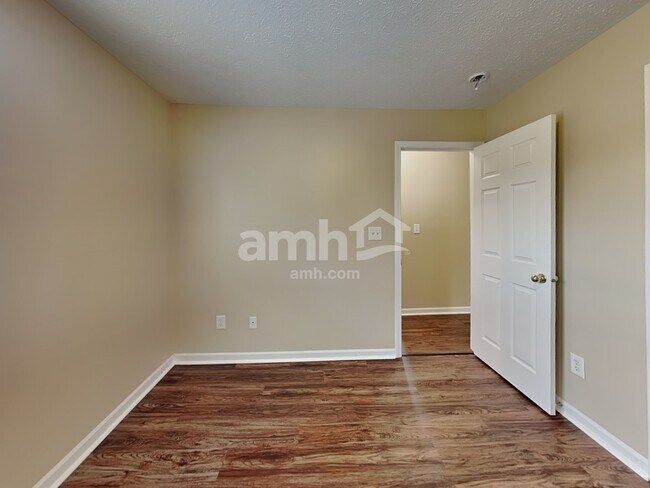 Building Photo - 1925 Tourmaline Dr