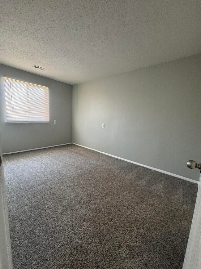 Building Photo - 157 Canfield St