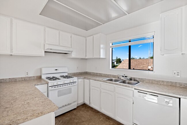 Building Photo - 231 Cabrillo St