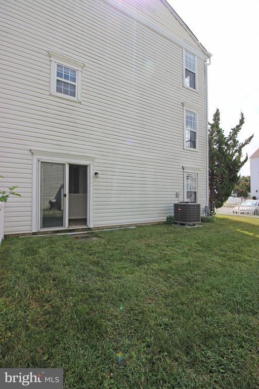 Building Photo - 622 Sprite Way
