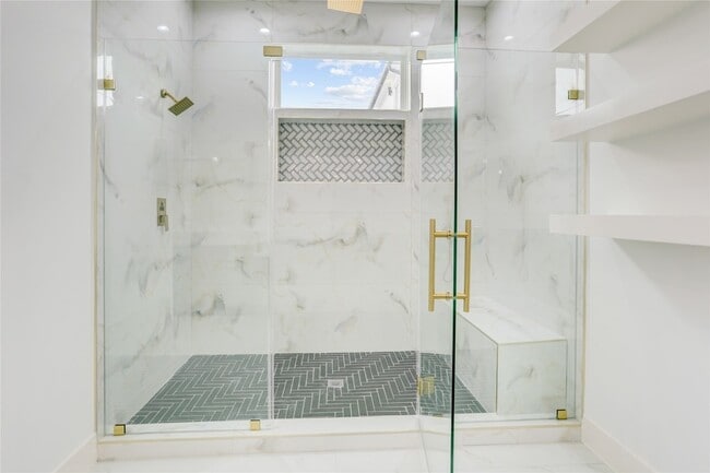 Building Photo - 6814 Hartland St