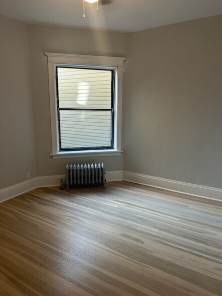 Building Photo - 4425 N Paulina St