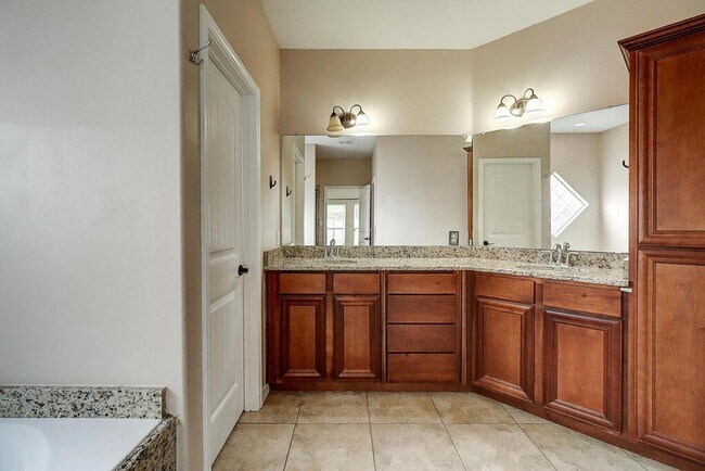 Building Photo - 2614 Wool Dr