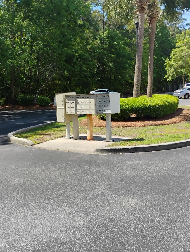 Building Photo - JASMINE LAKES