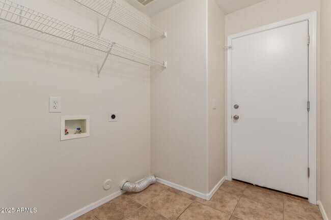 Building Photo - 6932 S Russet Sky Way