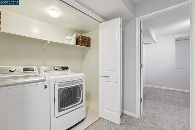 Building Photo - 1541 Moraga Way