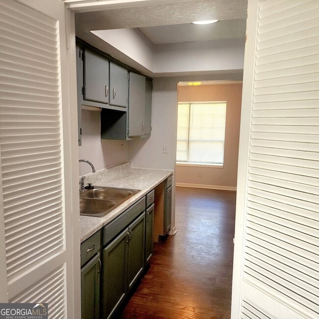 Building Photo - 6572 Sleepy Hollow Ln