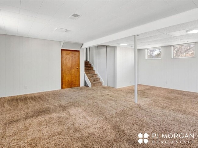Building Photo - 3 bedroom, 2 Bathroom Home - Available Now