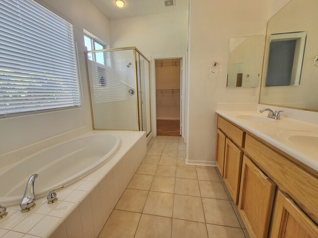 Building Photo - 47 Fountainhead Cir