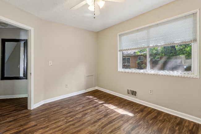 Building Photo - 120 Biscayne Dr NW