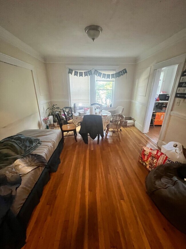 Building Photo - 22 Commonwealth Terrace